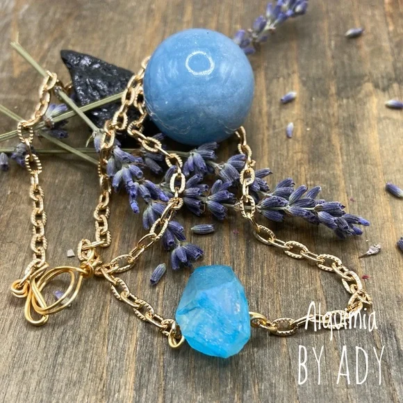 Raw blue Aura Quartz 14k gold gem short necklace - Picture 4 of 7